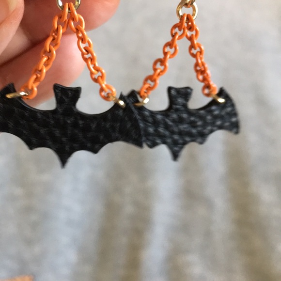 Halloween Dangling Flying Bat Pierced Fashion Earrings NWT metal vinyl. - Picture 6 of 11